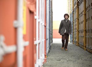 多彩な商品群を持つ兵庫県の革専門店